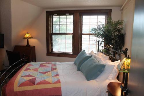 Фотография мини отеля Iowa House Historic Inn