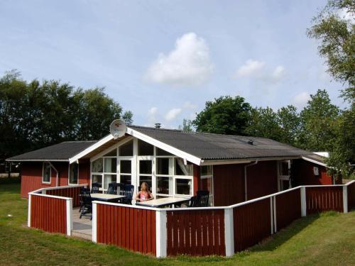 Фотографии гостевого дома
Four-Bedroom Holiday home in Hemmet 5