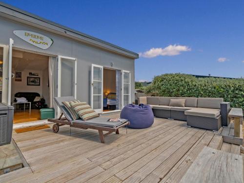 Фотография гостевого дома Pipi Palace - Whangamata Bach