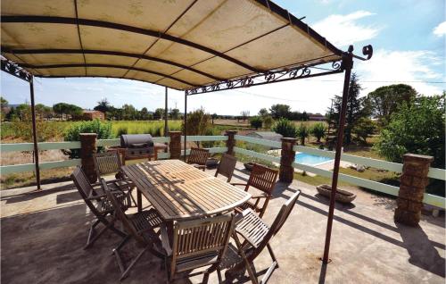 Фотография гостевого дома Three-Bedroom Holiday Home in Bagard