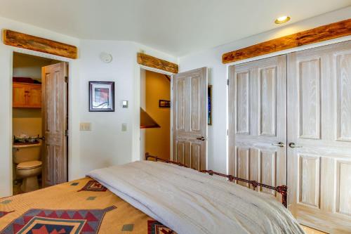 Фотография гостевого дома Double Diamond Ski-in/Ski-out Chalet