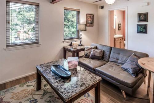 Фотография гостевого дома El Tigre, 1 Bedroom, Sleeps 3, Pets Welcome, Flat Screen TV, Fenced Yard