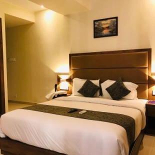 Фотография гостиницы Hotel West Blue By WB Economy