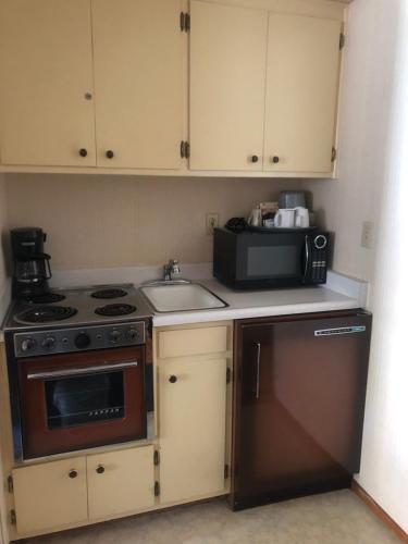 Фотографии гостиницы
Hillside Inn