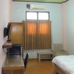 Фотография гостиницы KoolKost At Karang Tengah Tangerang