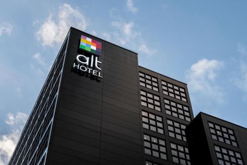 Фотография гостиницы Alt Hotel Calgary East Village
