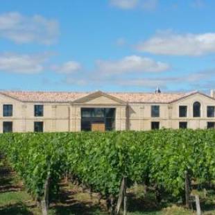 Фотографии мини отеля
Château Tour Saint-Fort Chambre d'hôtes