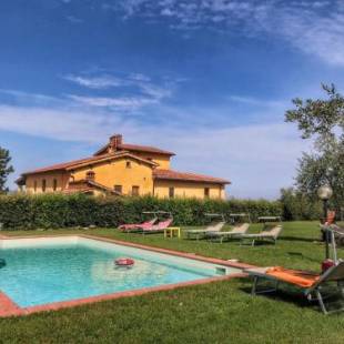 Фотографии гостевого дома 
            Charming Holiday Home in Tuscany with Swimming Pool