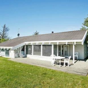 Фотографии гостевого дома
Three-Bedroom Holiday home in Bindslev 1