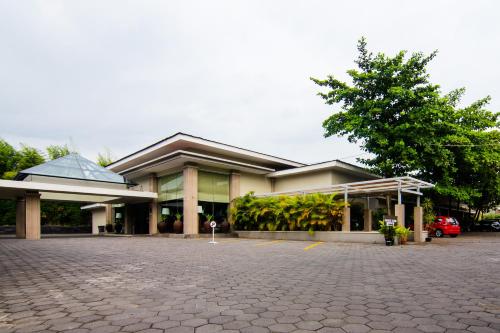Фотография гостиницы Tasneem Convention Hotel Yogyakarta