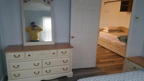 Фотография гостевого дома 12 Ashworth Ave suites