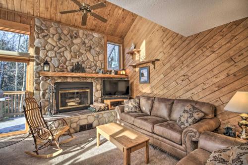 Фотография гостевого дома Lutsen Mountain Townhome - 2 Mi to Lake Superior!