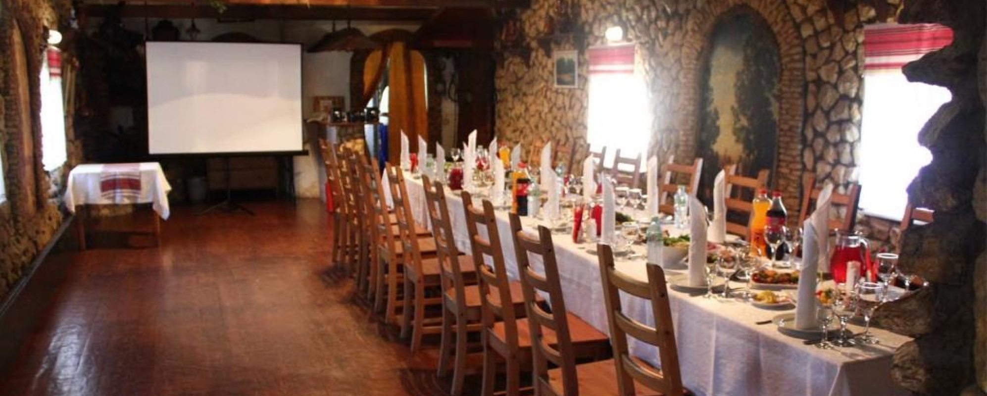 Фотографии банкетного зала VIP Погребок