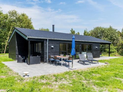 Фотография гостевого дома Holiday home Blåvand CCXXI