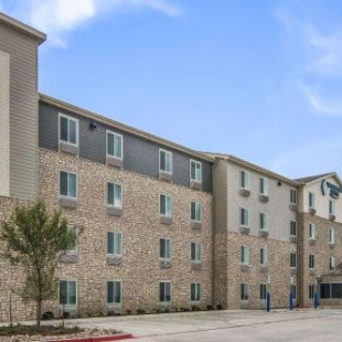 Фотография гостиницы WoodSpring Suites North Ft Worth Alliance TX Speedway