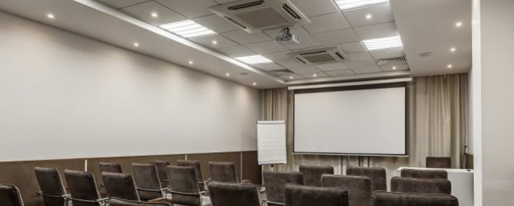 Фотографии конференц-зала Яшма