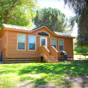 Фотографии базы отдыха
Soledad Canyon Cottage 2