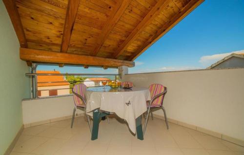 Фотография гостевого дома Family friendly apartments with a swimming pool Pakostane, Biograd - 16666