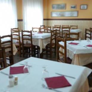 Фотографии гостевого дома 
            Hostal Restaurante La Masía