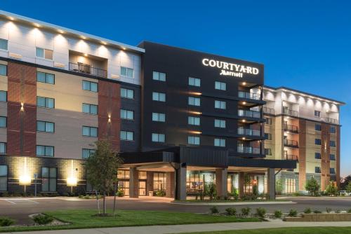 Фотография гостиницы Courtyard by Marriott Mt. Pleasant at Central Michigan University