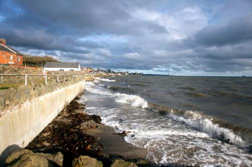 Фотография гостевого дома Coastguard Boat House on Belfast Lough
