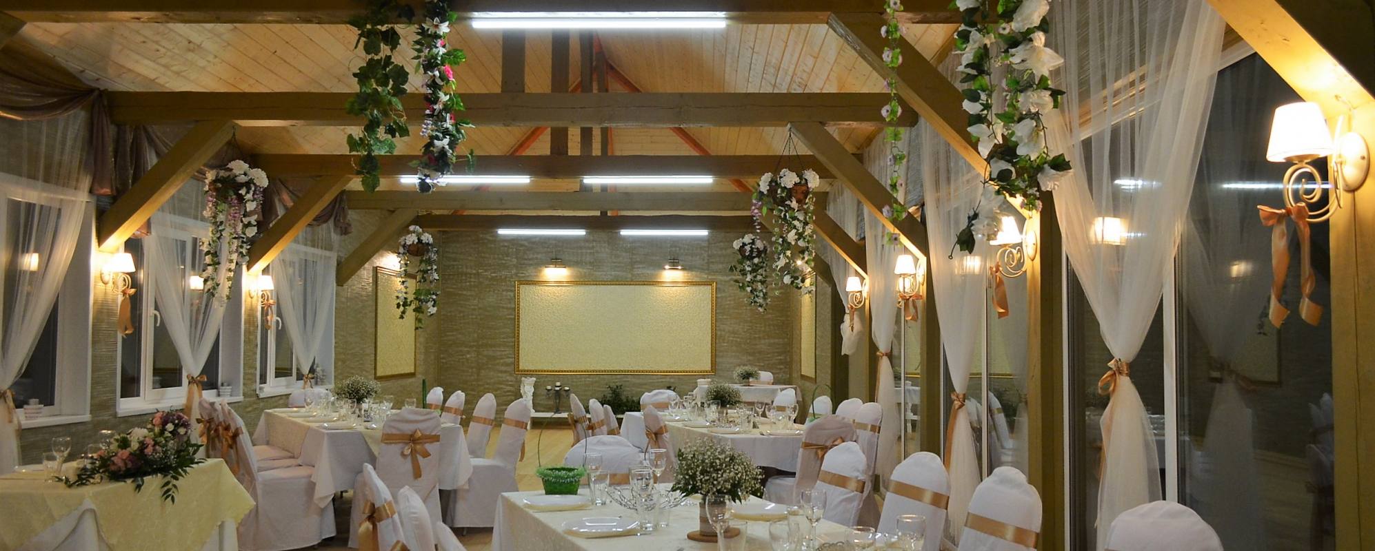 Фотографии банкетного зала Веранда в лесу