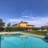 Фотография гостевого дома Spacious Holiday Home in Castelfranco di Sopra with Pool