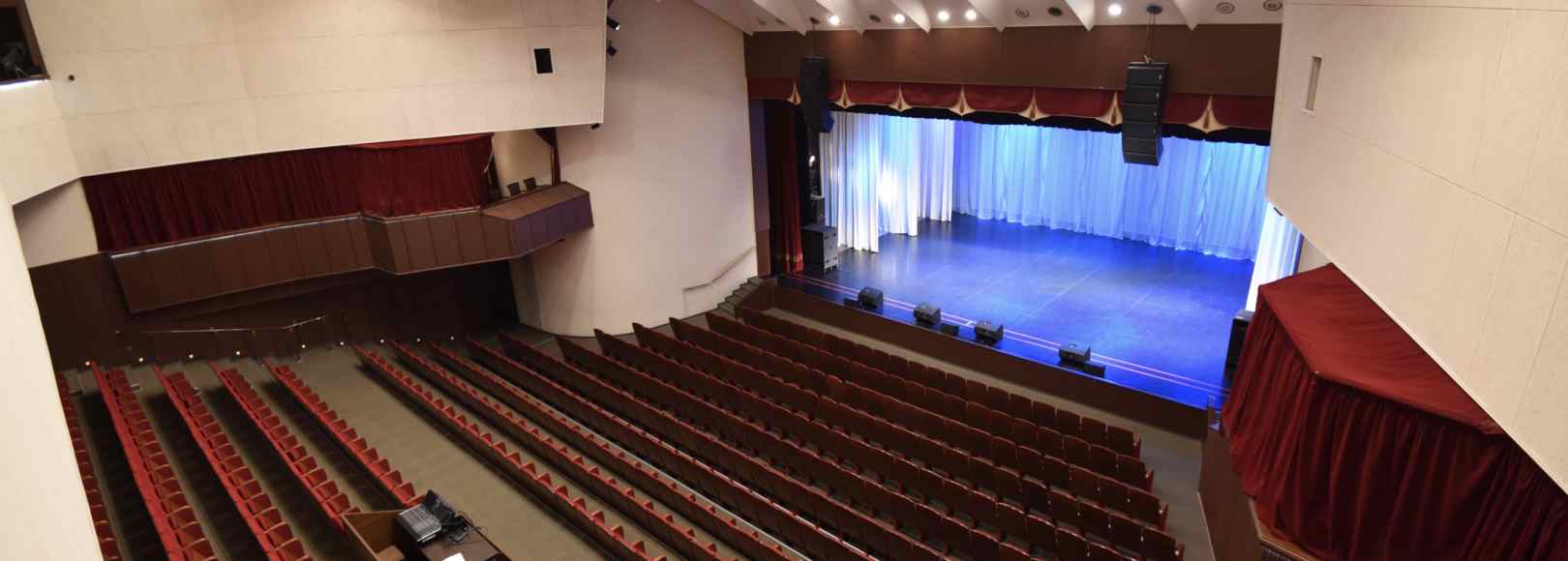 Фотография концертного зала Большой зал ДК Аксион