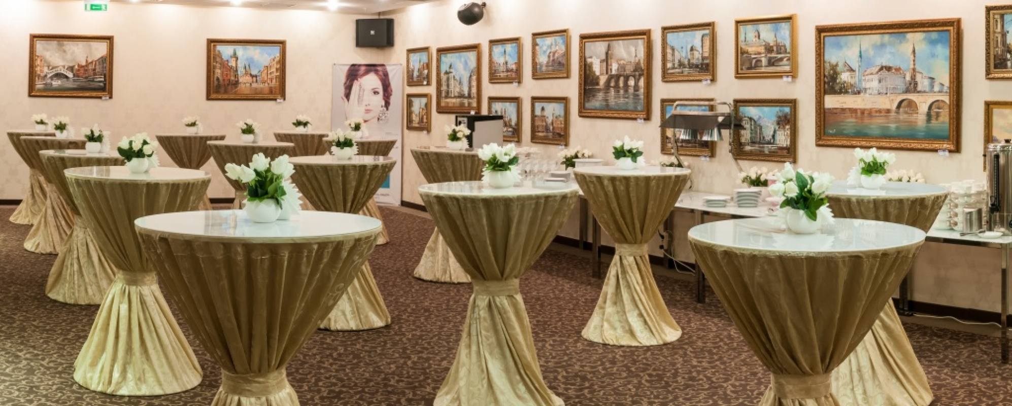 Фотографии конференц-зала Фойе бара Мегаполис