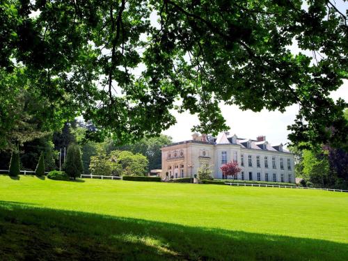 Фотография гостиницы Novotel Domaine de Maffliers