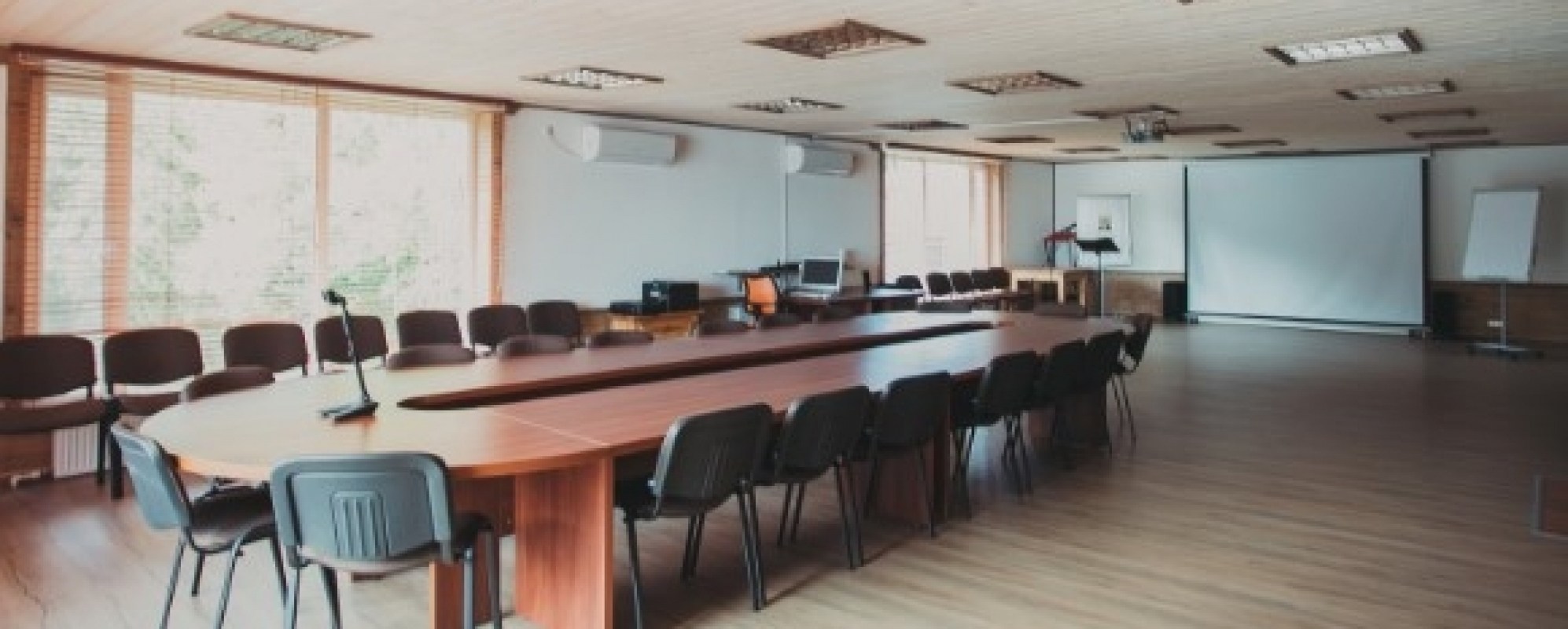 Фотографии конференц-зала Времена года