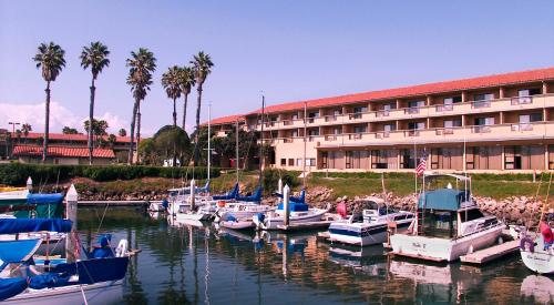 Фотография гостиницы Holiday Inn Express Hotel & Suites Ventura Harbor, an IHG Hotel