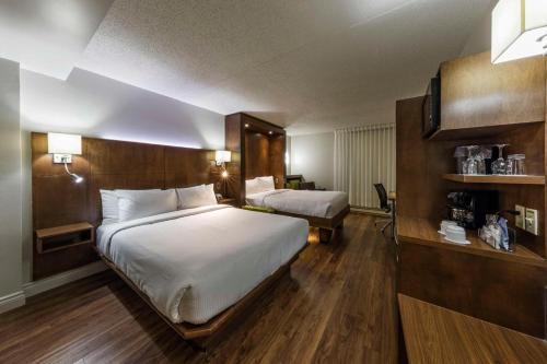 Фотография гостиницы Hôtel & Suites Normandin Québec