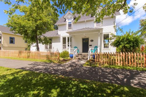 Фотография гостевого дома Mariner's Rest East