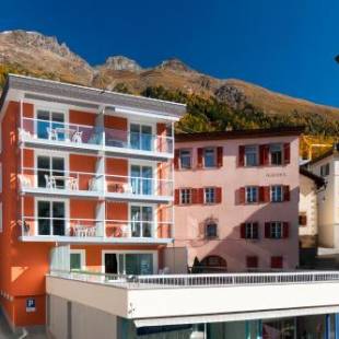 Фотографии мини отеля 
            Chesa Quadrella jedes Zimmer mit Küchenzeile