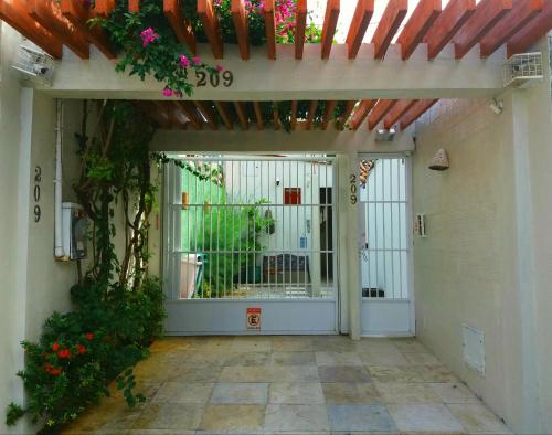 Фотография мини отеля Pousada Hostal Iracema