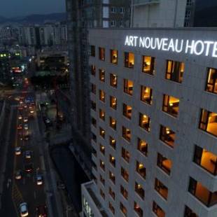 Фотографии гостиницы 
            Geoje Artnouveau Suite Hotel