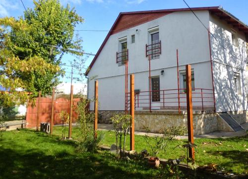 Фотография гостевого дома Budai Vám Apartmanház