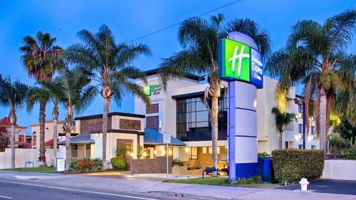 Фотография гостиницы Holiday Inn Express Costa Mesa, an IHG Hotel