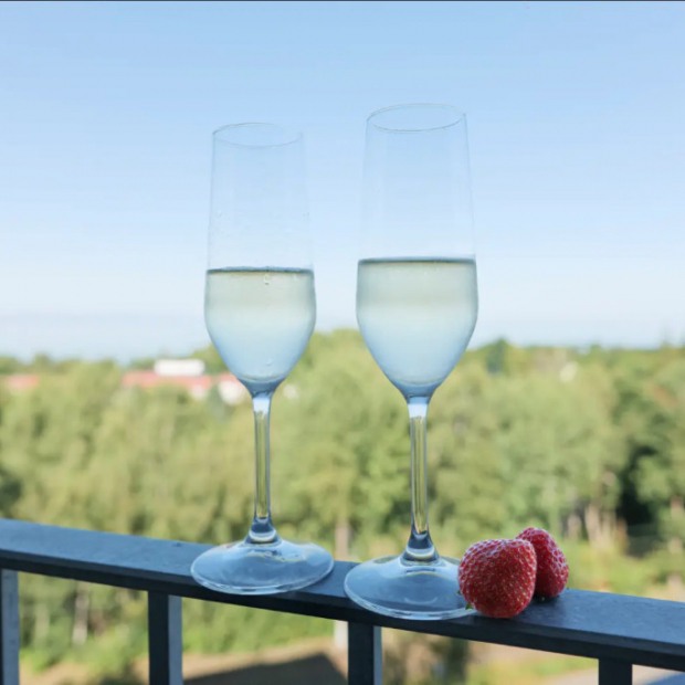 Фотографии квартиры 
            Апартаменты 4Кайф Kristall Studio с видом на море