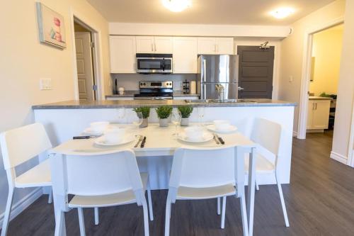 Фотографии гостевого дома
Newly Renovated Modern Condo Near Hospital, UNB Patio & Parking Coffee