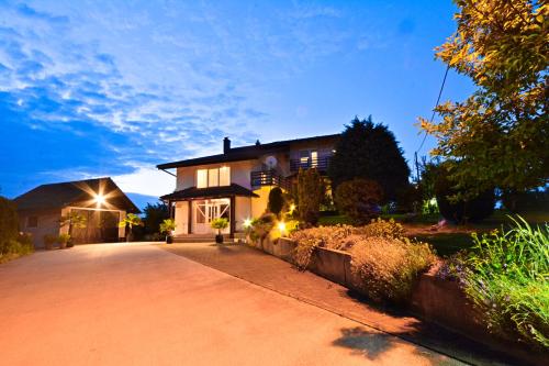 Фотография гостевого дома Guesthouse Obitelj Paulic