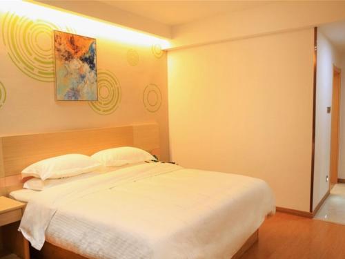 Фотография гостиницы GreenTree Inn Shangrao Shangrao district Yueliangwan Automobile City Business Hotel