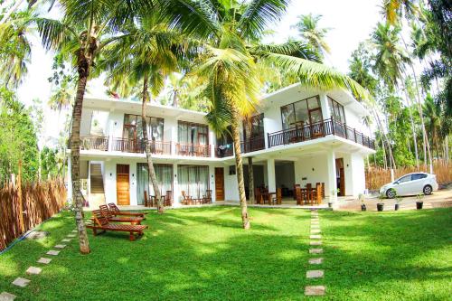 Фотография гостиницы Bay Hiriketiya