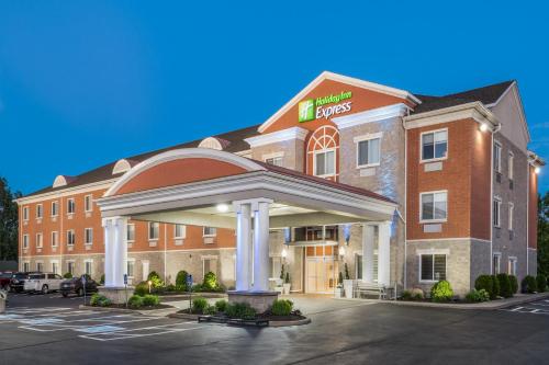 Фотография гостиницы Holiday Inn Express Hotel & Suites 1000 Islands - Gananoque, an IHG Hotel