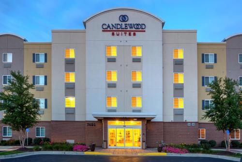 Фотография гостиницы Candlewood Suites Indianapolis Northwest, an IHG Hotel