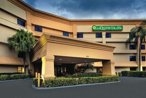 Фотография гостиницы La Quinta by Wyndham Miami Airport East