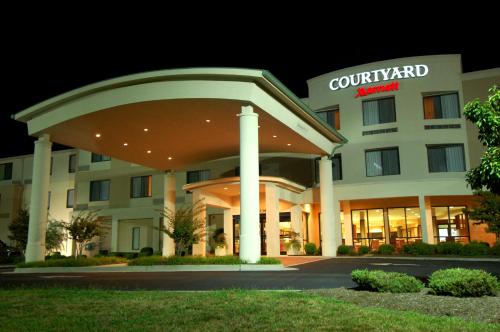 Фотография гостиницы Courtyard Danville