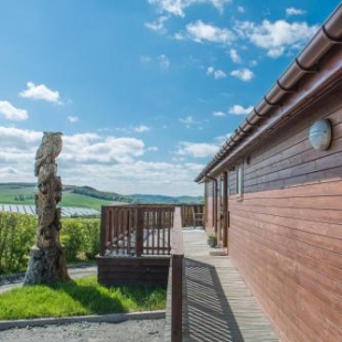 Фотография гостевого дома Tawny Lodge with Hot Tub near Cupar Fife
