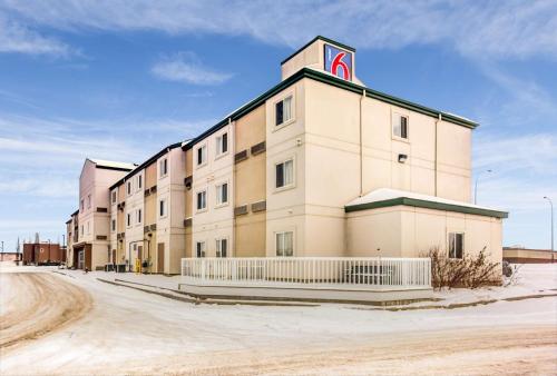 Фотография гостиницы Motel 6-Stony Plain, AB